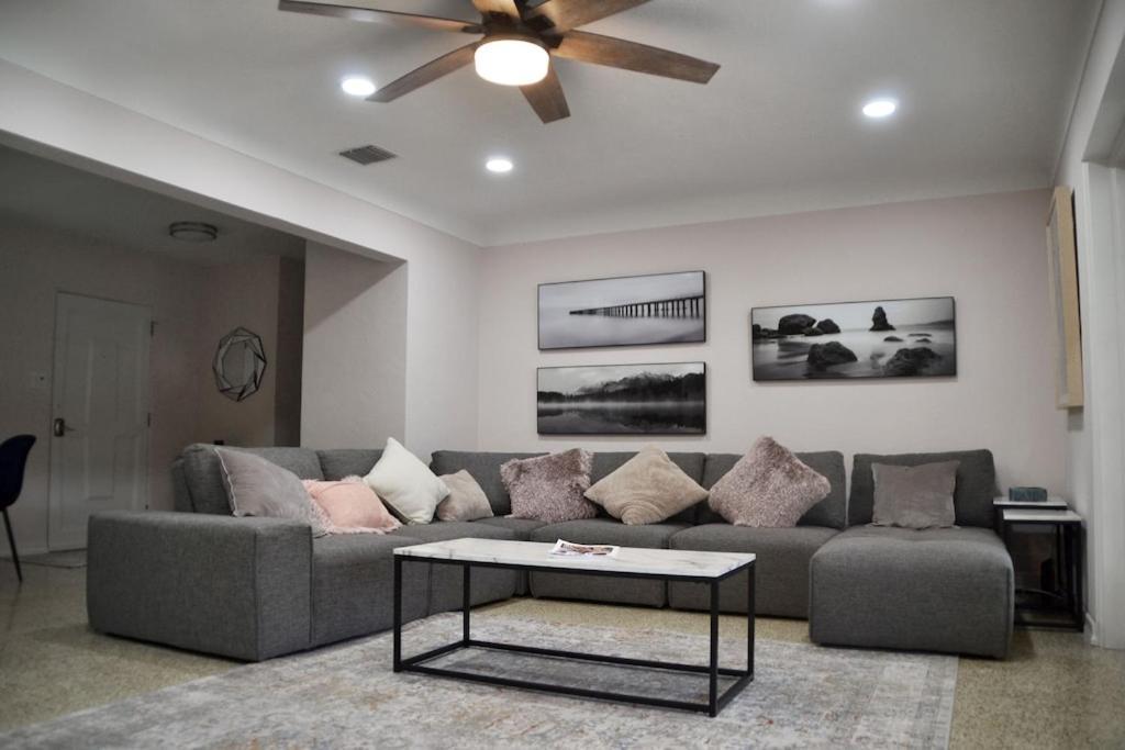 Clematis House Near Arlington Park With Heated Pool Villa Sarasota Exteriör bild